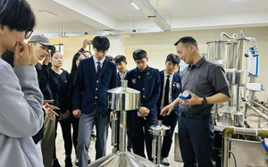 Төгсөх ангийн сурагчдад мэргэжил сонголтод нь туслах сургалт зохион байгууллаа